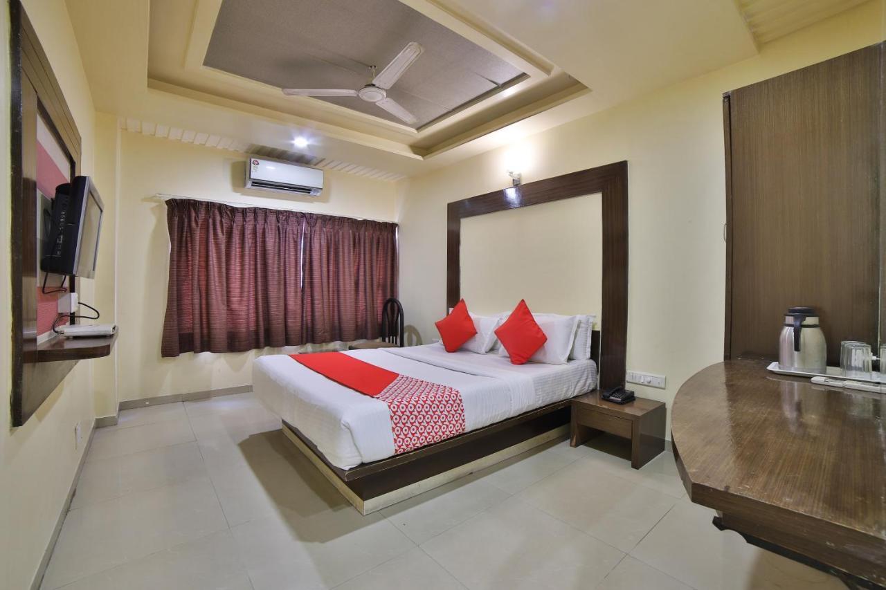 Capital O Kalash Residency Ahmedabad Exterior foto